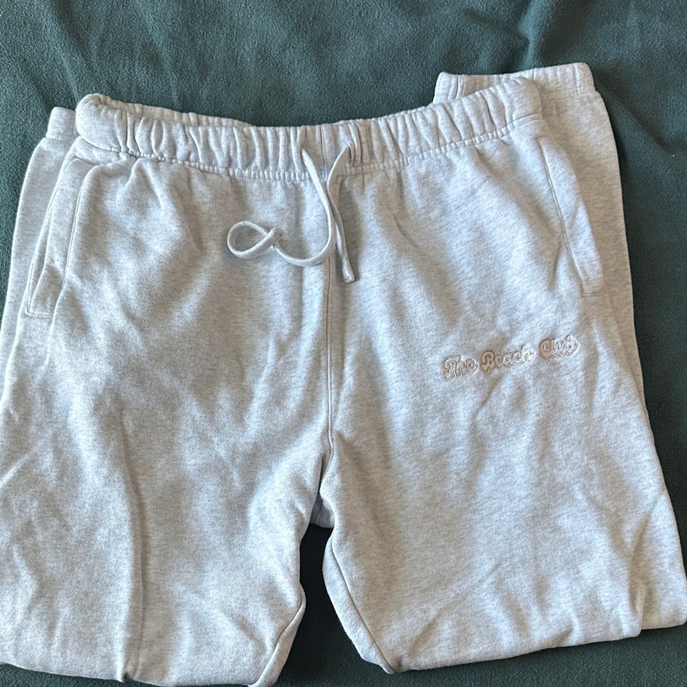 The beach club sweats